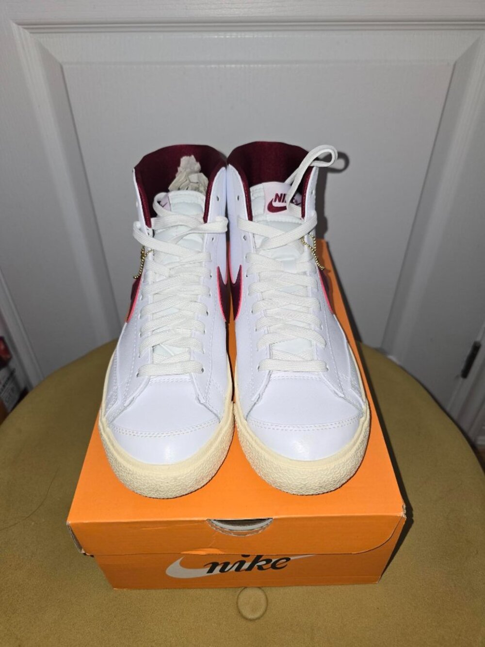 Nike - White Blazer Mid '77 SE Sneakers Size 8.5